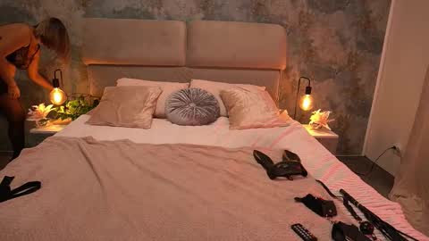 Kira online show from 09-24-25, 06:55