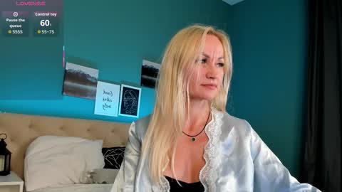 KiraSun online show from 09-24-25, 12:19