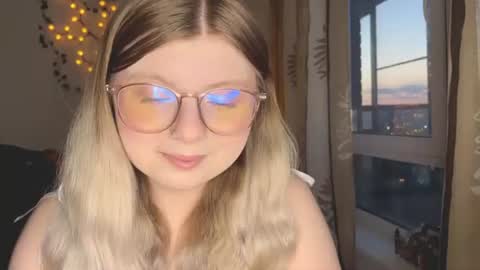Snapshot of kirayume chatting on 06-17-26, 10:32 KiraYume online show from 06-17-26, 10:32