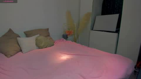 Kira online show from 12-14-25, 06:41