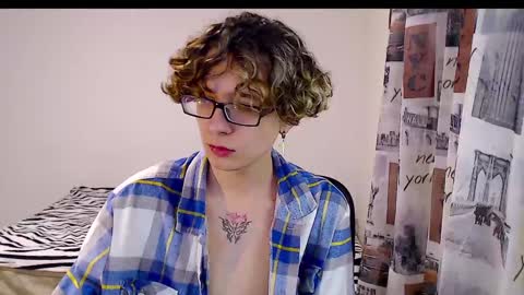 Snapshot of kiriae21 chatting on 12-06-24, 05:33 Alan online show from 12-06-24, 05:33