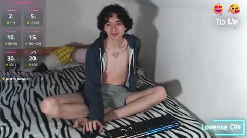 Snapshot of kiriae21 chatting on 11-06-25, 08:59 Alan online show from 11-06-25, 08:59