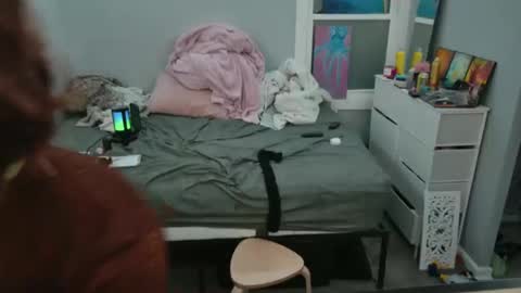 Onya online show from 10-31-25, 06:14