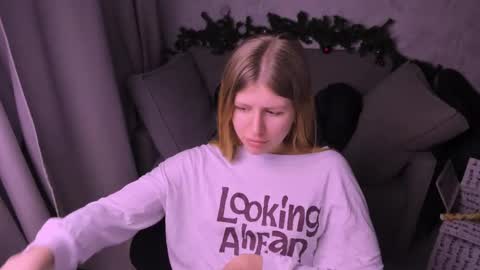 Kira online show from 12-21-24, 11:02