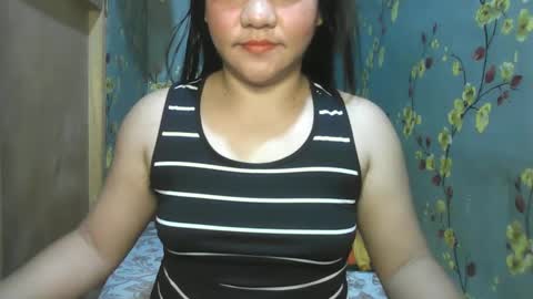 Snapshot of kiss_me_loves chatting on 12-21-24, 11:56 kiss_me_loves online show from 12-21-24, 11:56