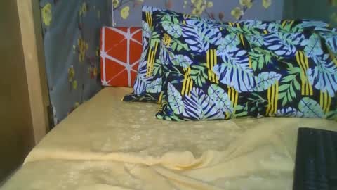 Snapshot of kiss_me_loves chatting on 01-13-25, 09:08 kiss_me_loves online show from 01-13-25, 09:08