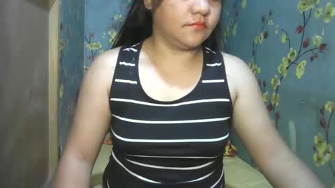 Snapshot of kiss_me_loves chatting on 01-30-25, 12:29 kiss_me_loves online show from 01-30-25, 12:29