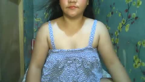 Snapshot of kiss_me_loves chatting on 03-03-25, 12:15 kiss_me_loves online show from 03-03-25, 12:15