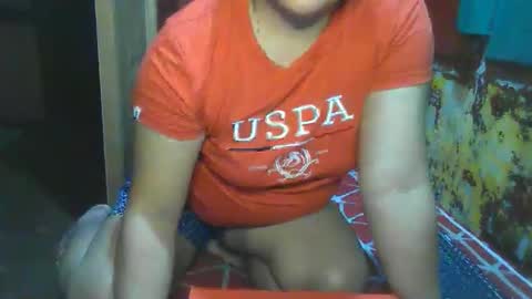 Snapshot of kiss_me_loves chatting on 10-11-25, 08:13 kiss_me_loves online show from 10-11-25, 08:13