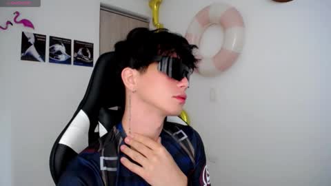 kiss_whitee online show from 09-14-25, 03:11