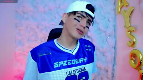 kiss_whitee online show from 10-16-25, 09:27