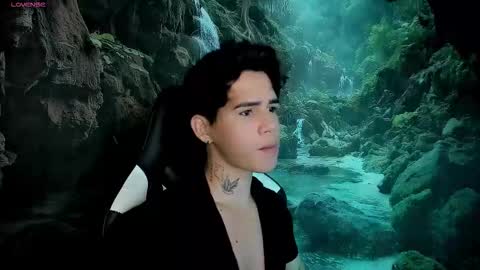 Snapshot of kiss_whitee chatting on 02-17-26, 01:35 kiss_whitee online show from 02-17-26, 01:35