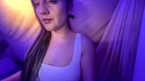 Snapshot of kissahsins chatting on 03-10-25, 01:23 Kissah Kreampuff online show from 03-10-25, 01:23