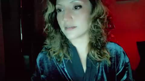 Snapshot of kissahsins chatting on 11-08-25, 10:15 Kissah Kreampuff online show from 11-08-25, 10:15