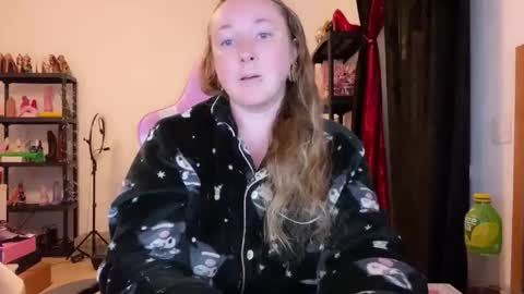 Snapshot of kissica chatting on 12-14-25, 04:45 kissica online show from 12-14-25, 04:45