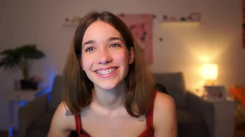 Snapshot of kissiecat chatting on 10-01-25, 06:14 Sisi online show from 10-01-25, 06:14