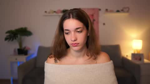 Snapshot of kissiecat chatting on 10-02-25, 01:18 Sisi online show from 10-02-25, 01:18