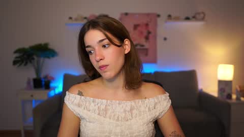 Snapshot of kissiecat chatting on 10-03-25, 01:19 Sisi online show from 10-03-25, 01:19