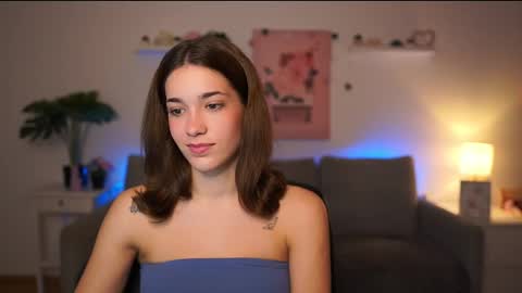 Snapshot of kissiecat chatting on 10-13-25, 01:11 Sisi online show from 10-13-25, 01:11