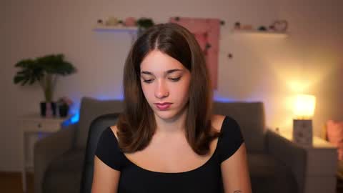 Snapshot of kissiecat chatting on 10-21-25, 01:12 Sisi online show from 10-21-25, 01:12