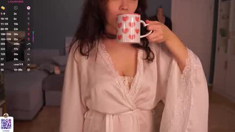 Snapshot of kissiekat chatting on 09-22-25, 07:21 Lola online show from 09-22-25, 07:21