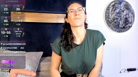 Kissing Company online show from 01-14-25, 09:13