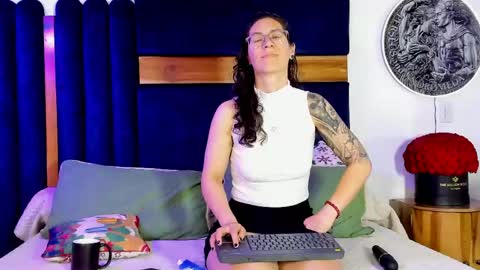 Snapshot of kissingcobank chatting on 05-18-26, 01:56 Kissing Company online show from 05-18-26, 01:56