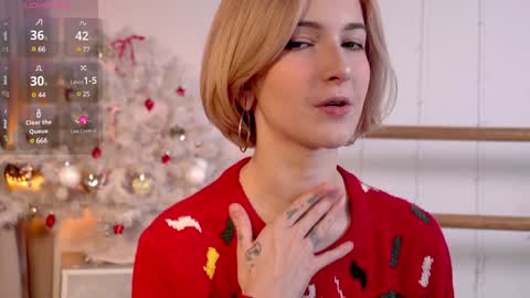 Kate  online show from 12-11-24, 01:39