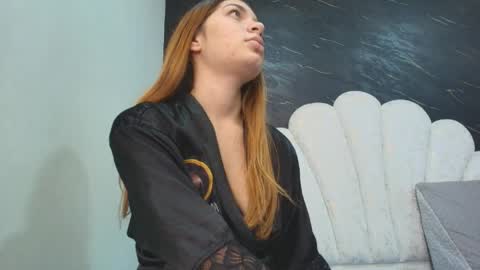 Snapshot of kissme_luna chatting on 05-09-26, 07:08 BELLA FLAME online show from 05-09-26, 07:08