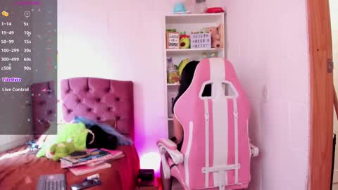 Lily online show from 02-24-25, 09:09