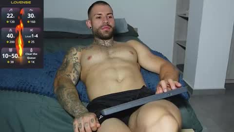 Snapshot of kite__ chatting on 10-15-25, 10:10 kite__ online show from 10-15-25, 10:10