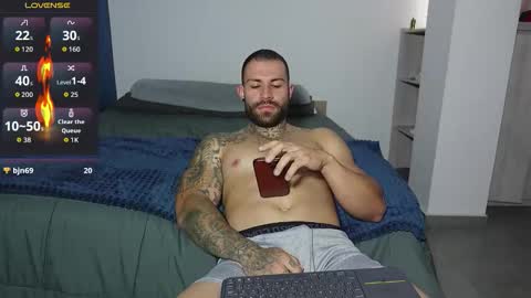 Snapshot of kite__ chatting on 10-21-25, 08:42 kite__ online show from 10-21-25, 08:42