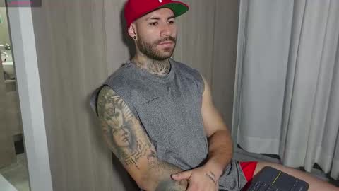 Snapshot of kite__ chatting on 01-08-26, 12:35 kite__ online show from 01-08-26, 12:35