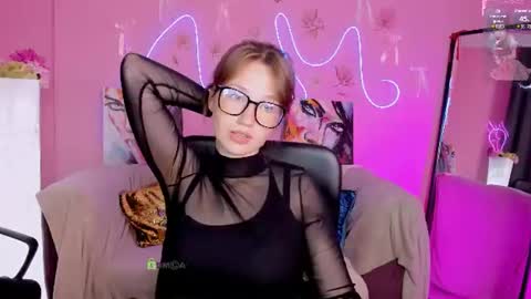 Snapshot of kitniss_dreamy chatting on 07-11-26, 11:39 kitniss online show from 07-11-26, 11:39