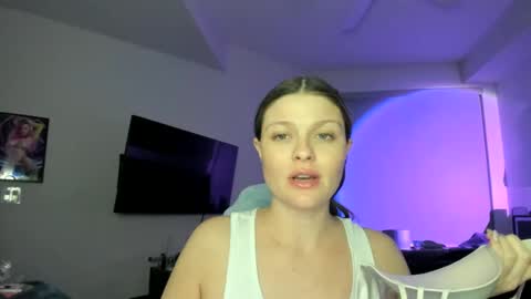 Snapshot of kitsuneserina77 chatting on 01-11-25, 09:26 Serina Chan online show from 01-11-25, 09:26