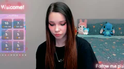 Snapshot of kitten_alisa chatting on 05-10-26, 02:33 Alissa online show from 05-10-26, 02:33