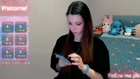 Snapshot of kitten_alisa chatting on 05-12-26, 11:29 Alissa online show from 05-12-26, 11:29
