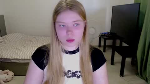 Jennyblonde and Emmabrunette online show from 07-13-26, 06:00