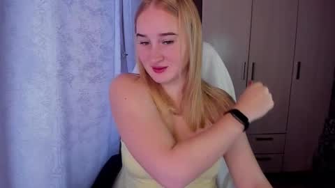 Snapshot of kitten_sun chatting on 10-12-25, 02:54 kitten_sun online show from 10-12-25, 02:54