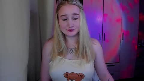 kitten_sun online show from 04-17-26, 01:52