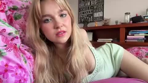 kittengirlxo online show from 02-09-25, 01:55
