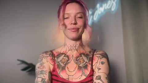 Snapshot of kittjones33 chatting on 07-14-26, 03:07 kittjones33 online show from 07-14-26, 03:07