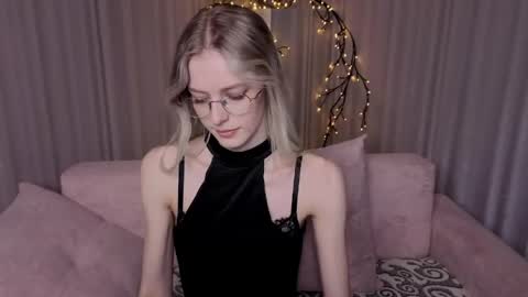 Snapshot of kitty__like18 chatting on 05-08-26, 07:36 Kitty online show from 05-08-26, 07:36