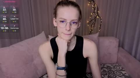 Snapshot of kitty__like18 chatting on 05-09-26, 12:49 Kitty online show from 05-09-26, 12:49