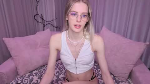 Snapshot of kitty__like18 chatting on 06-04-26, 12:49 Kitty online show from 06-04-26, 12:49