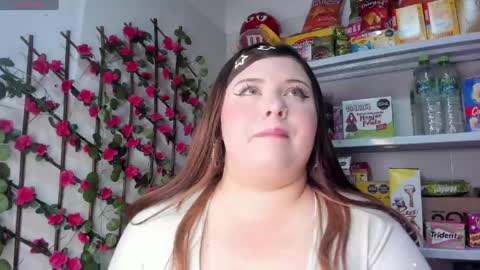 Snapshot of kitty__pinnk chatting on 05-21-26, 08:27 KAROL online show from 05-21-26, 08:27