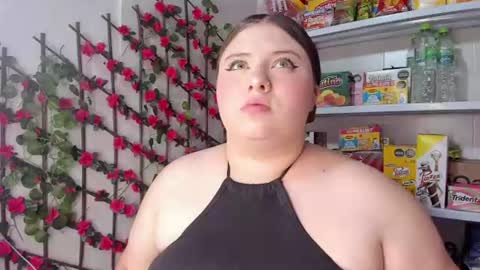 Snapshot of kitty__pinnk chatting on 06-10-26, 08:41 KAROL online show from 06-10-26, 08:41