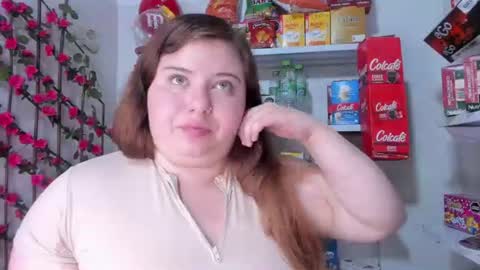 Snapshot of kitty__pinnk chatting on 06-16-26, 07:27 KAROL online show from 06-16-26, 07:27