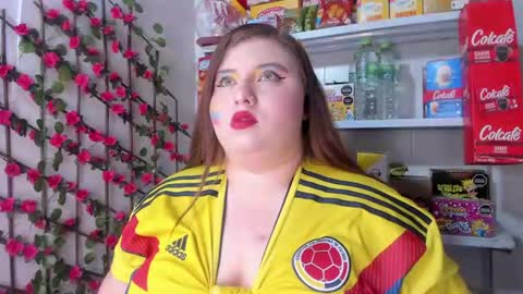 Snapshot of kitty__pinnk chatting on 06-17-26, 07:37 KAROL online show from 06-17-26, 07:37