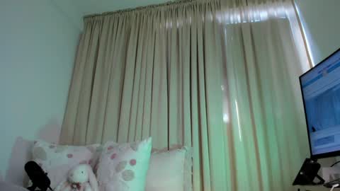 sophie online show from 10-23-25, 02:38